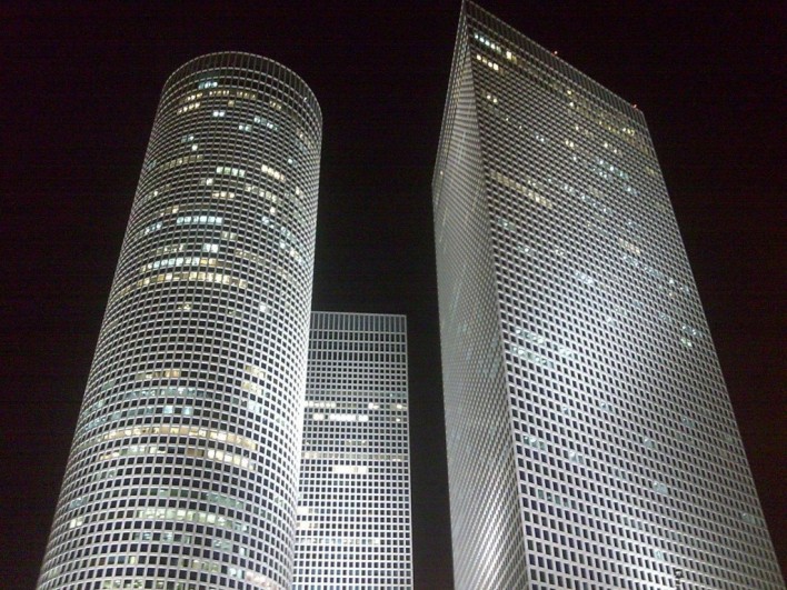 משרדים בתל אביב בעזריאלי, קומה עצמאית, 1400 מ״ר גבוה, מהמם! משרדים מגדלי עזריאלי משרדים להשכרה רכבת השלום