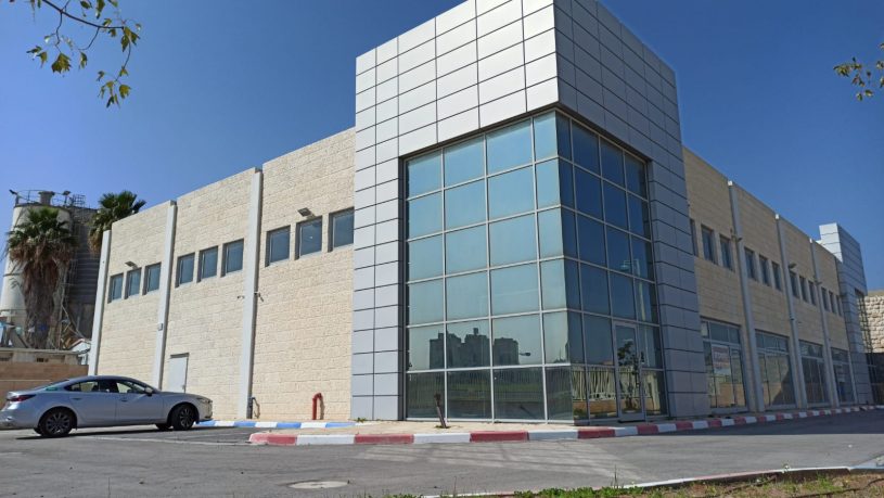 מבנה תעשייה להשכרה בחדרה