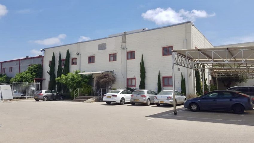 מבנה לוגיסטי ומשרדים הוד השרון / למכירה להשכרה קיסריה הדגמה