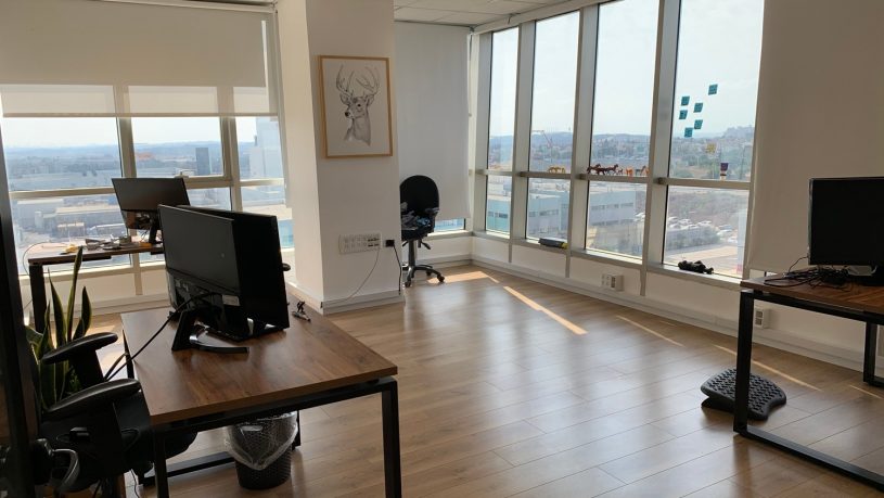 משרדים בנתניה פולג