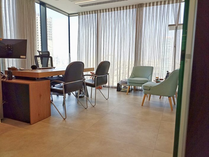 משרדים במגדלי חג׳ג׳ הארבעה