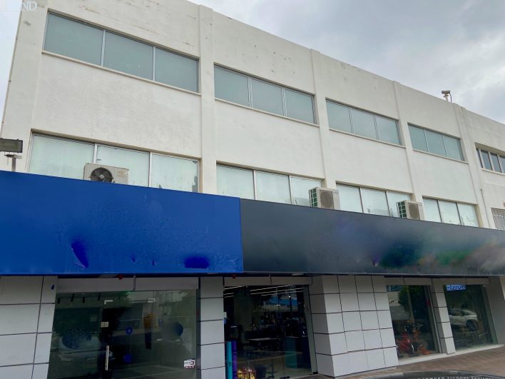 שטח מסחרי להשכרה