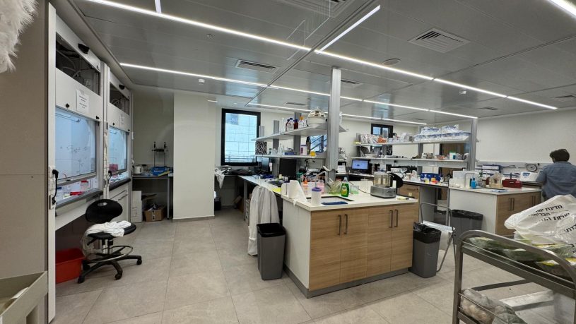 שטח למעבדות וחדרים נקיים