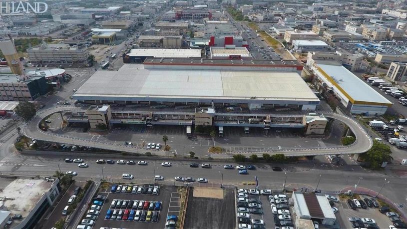 מבנה אחסנה במרכז